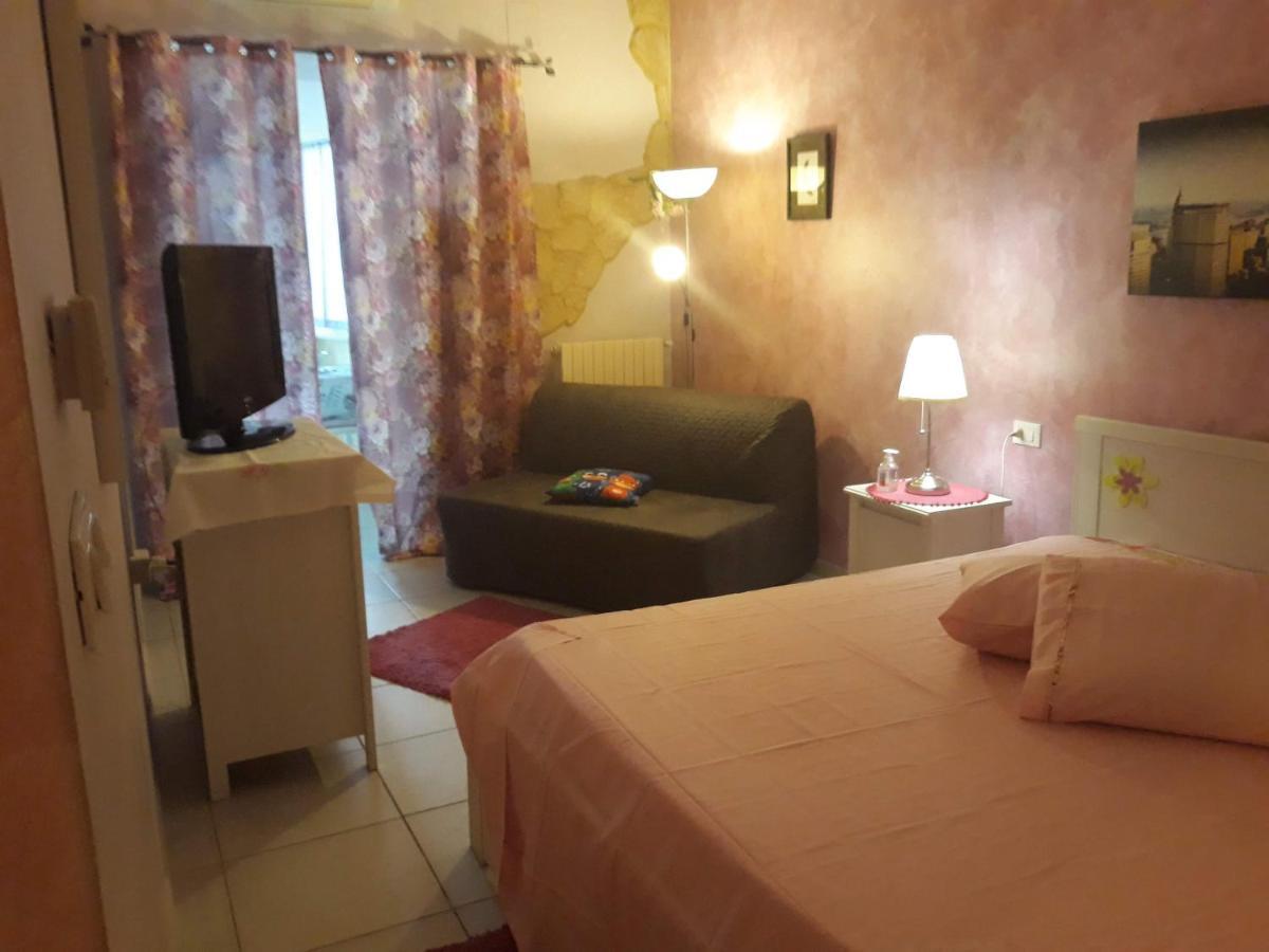 פסקרה Suites Rome מראה חיצוני תמונה